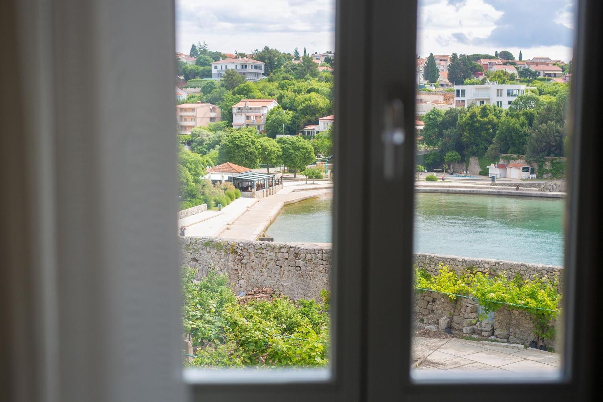Portella Rooms Крк Екстер'єр фото